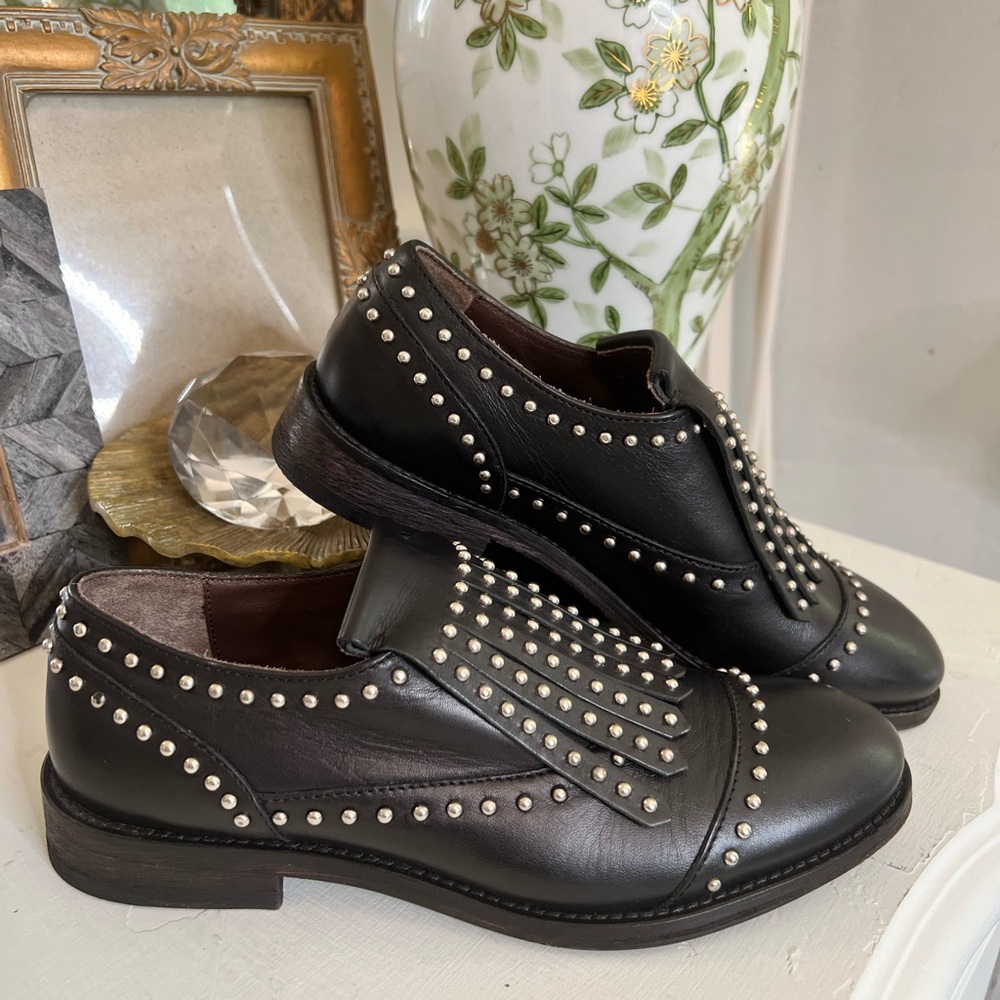 BOEMOS Black Silver Leather Studs Kiltie Oxfords